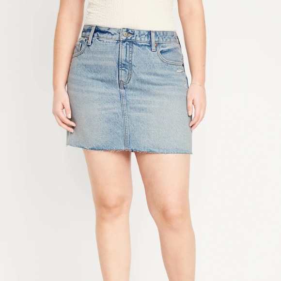NWT OLD NAVY Mid-Rise OG Jean Mini  Skirt Color: Light Dip - Picture 5 of 9